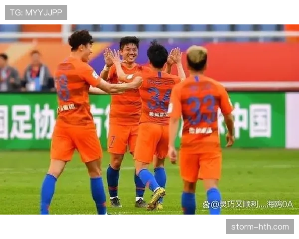 若日尼奥技术全面性持续提升,中场组织表现稳健 若日尼奥技术全面性持续提升,中场组织表现稳健