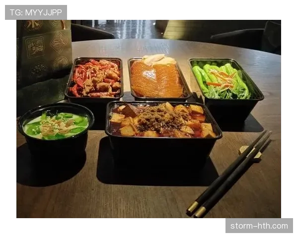 看桃田贤斗晒的训练餐，像看米其林秀，我家的外卖在旁边默默退场